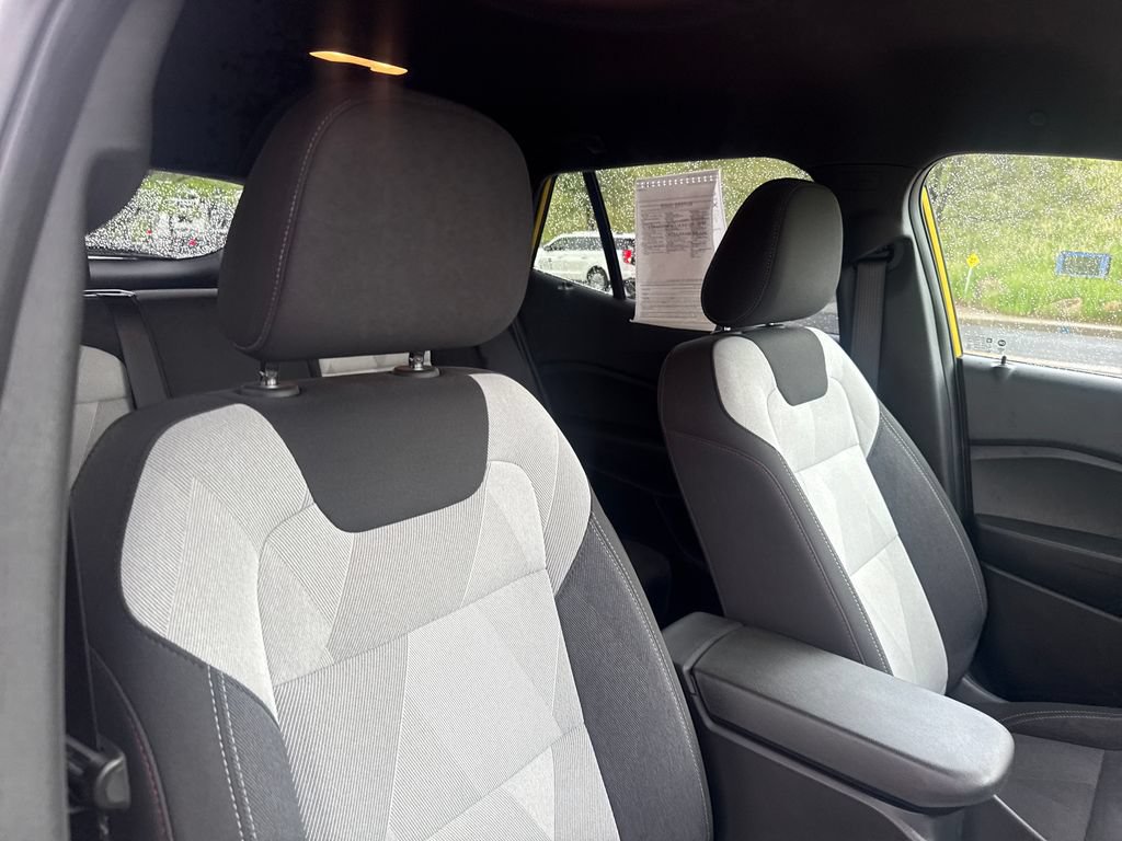 Used 2024 Chevrolet Trax RS w/ Driver Confidence Package FWD image 30
