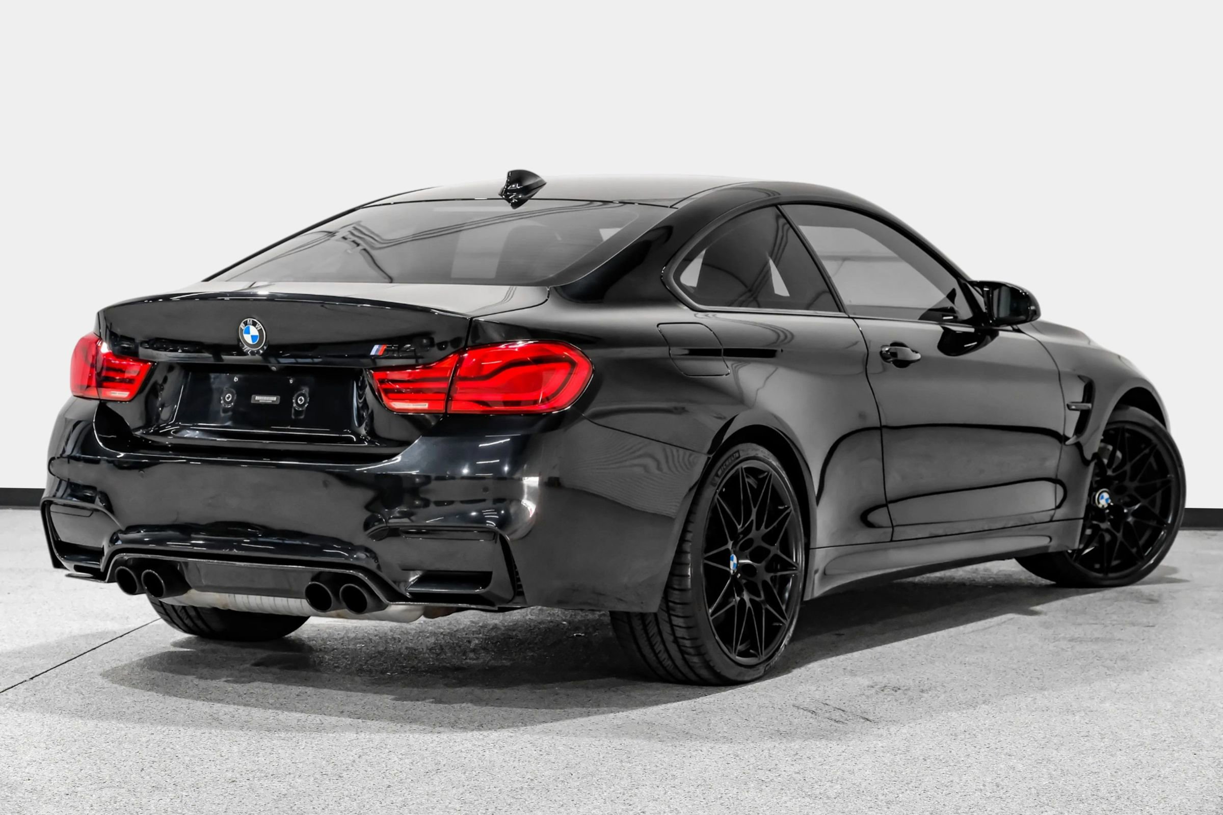 Used 2019 BMW M4 Coupe w/ Competition Package RWD image 6