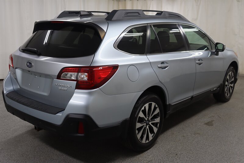 Used 2017 Subaru Outback 3.6R Limited AWD/4WD image 7
