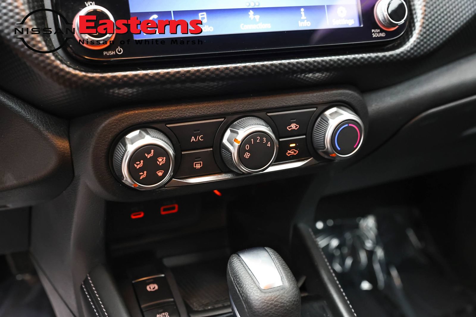 Used 2024 Nissan Kicks SV FWD image 19