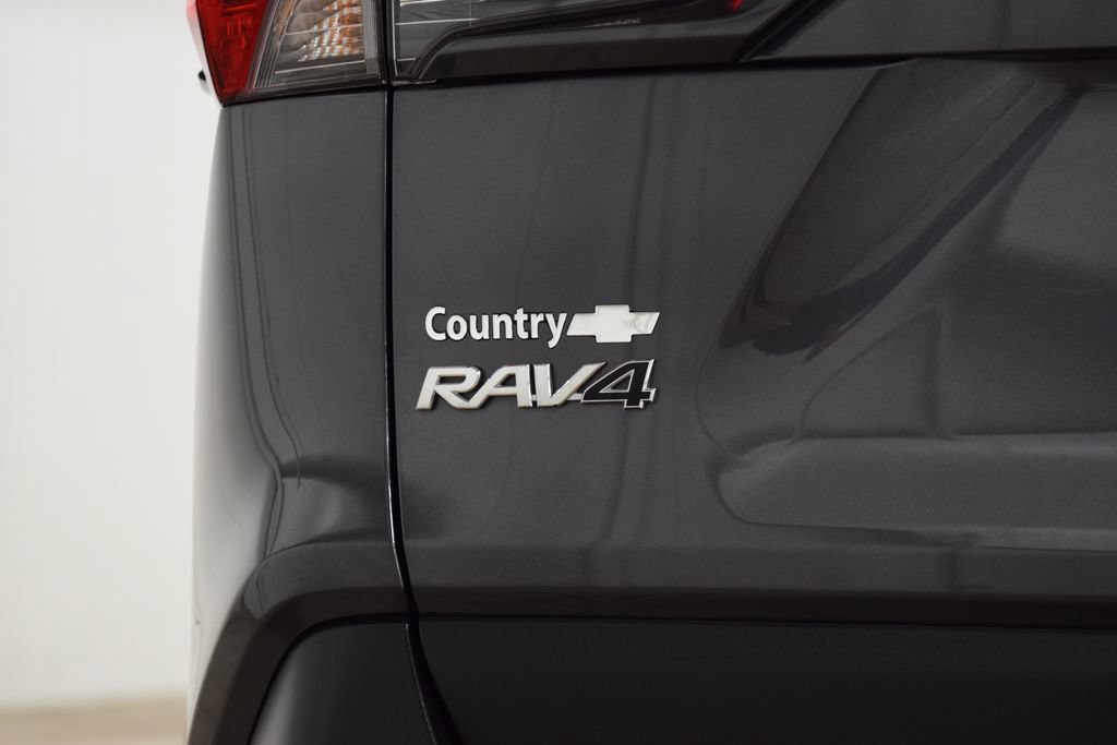 Used 2022 Toyota RAV4 XLE FWD image 19