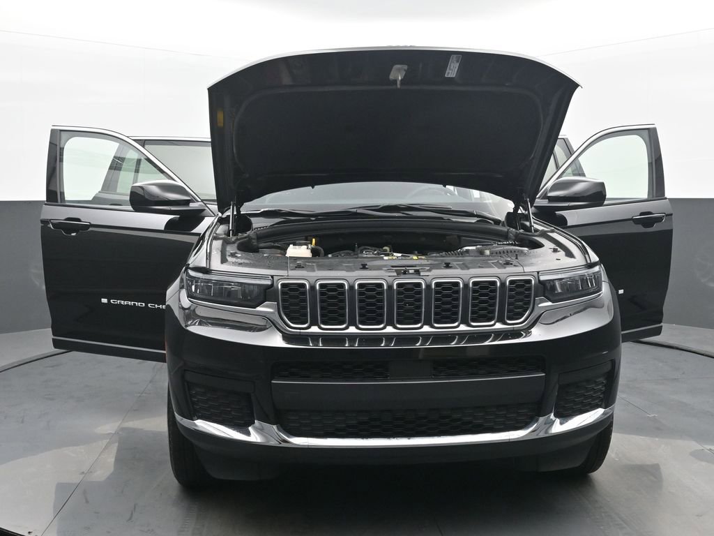 Used 2024 Jeep Grand Cherokee L Laredo w/ Luxury Tech Group I image 56