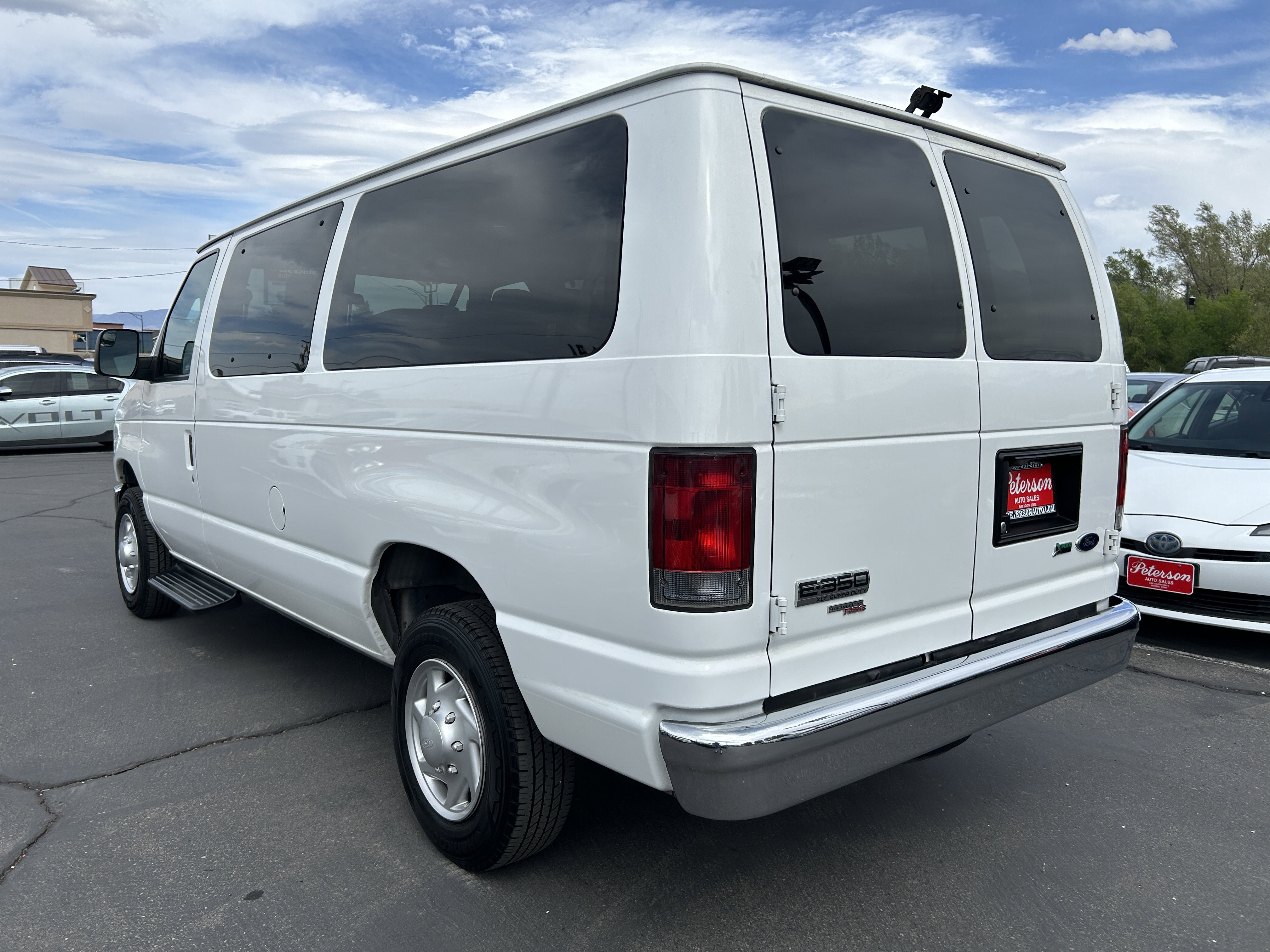 Used 2011 Ford E-350 and Econoline 350 XLT RWD image 6