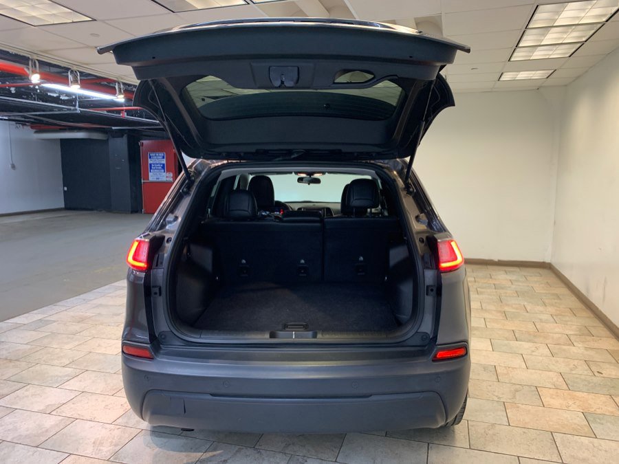 Used 2019 Jeep Cherokee Latitude Plus AWD/4WD image 49