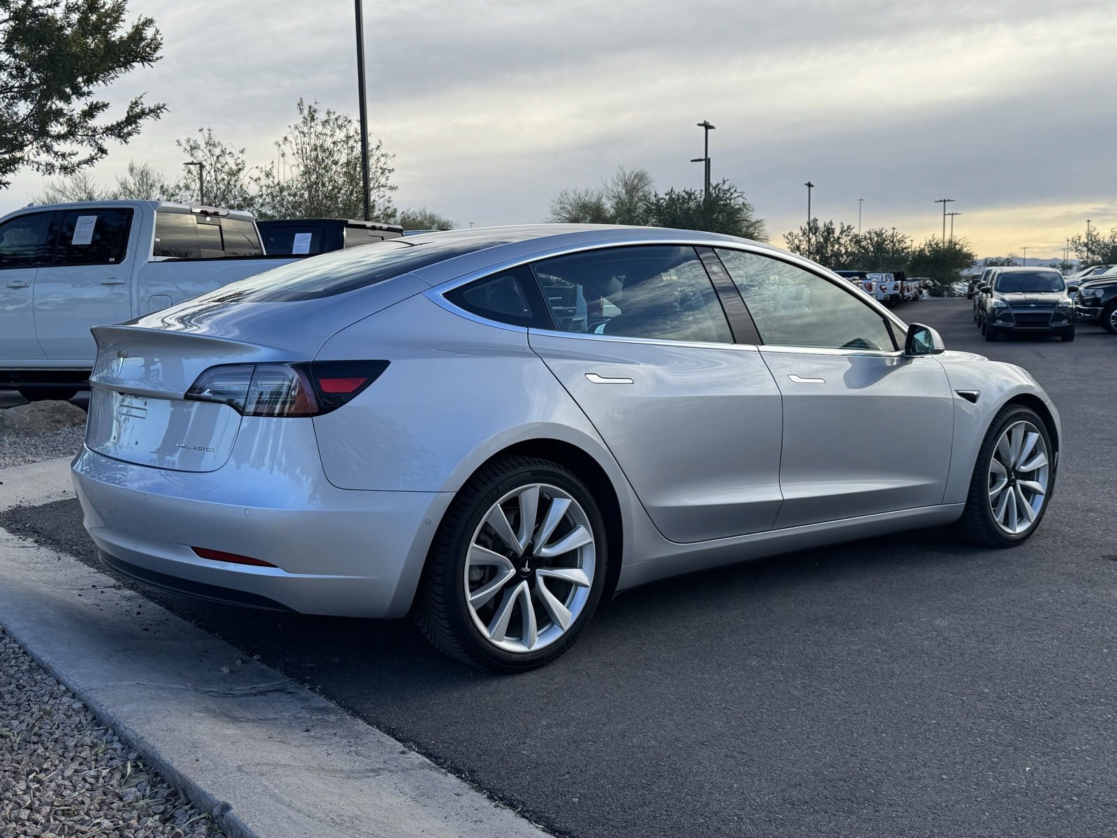 Used 2018 Tesla Model 3 Long Range image 3