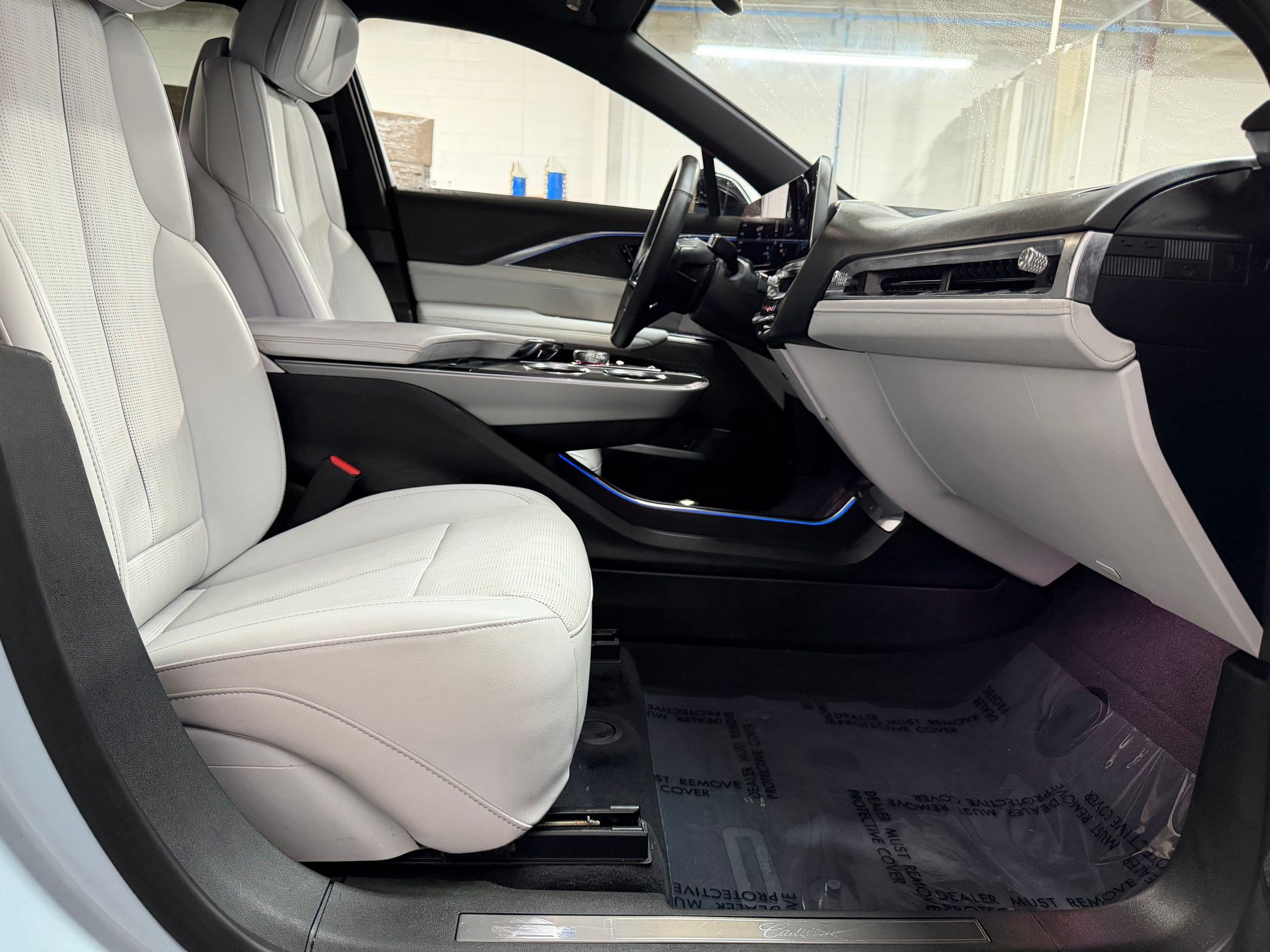 Certified 2024 Cadillac Lyriq Luxury RWD image 24