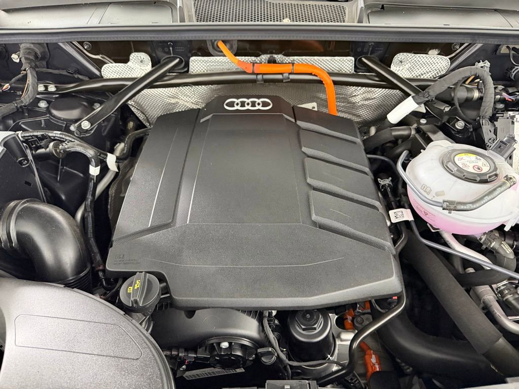 Used 2024 Audi Q5 e Premium Plus w/ Premium Plus Package image 37