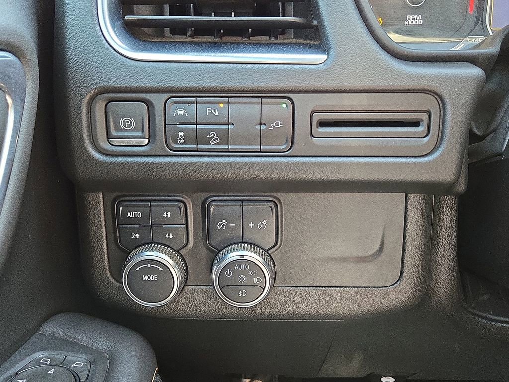 Used 2021 GMC Yukon AT4 w/ Rear Media and Nav Package image 26