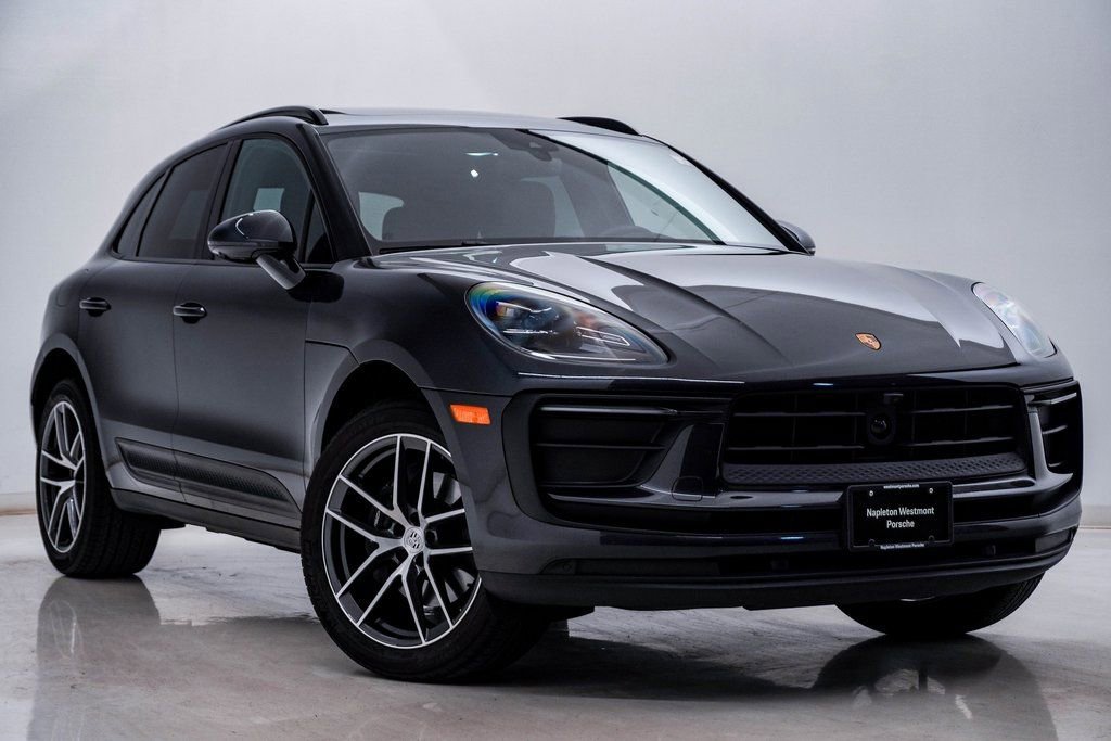 Certified 2025 Porsche Macan AWD/4WD image 8