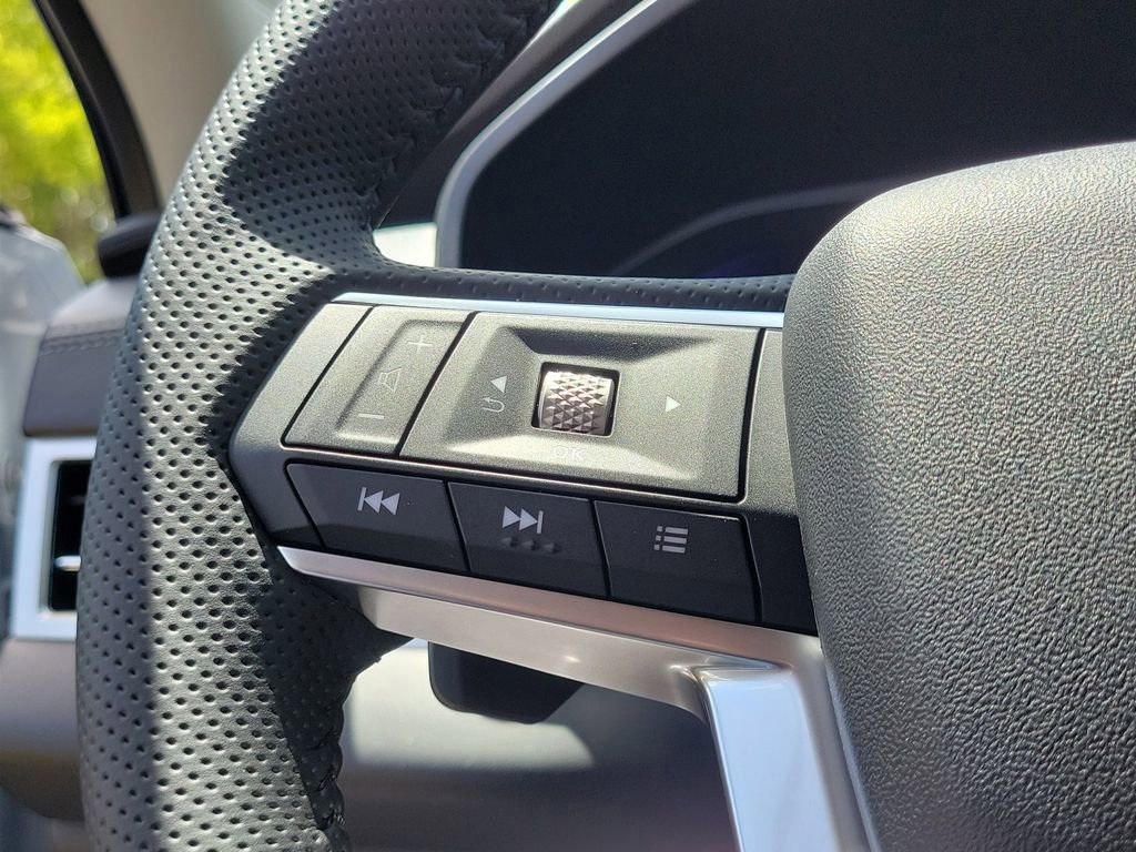 New 2025 Mitsubishi Outlander SE image 14