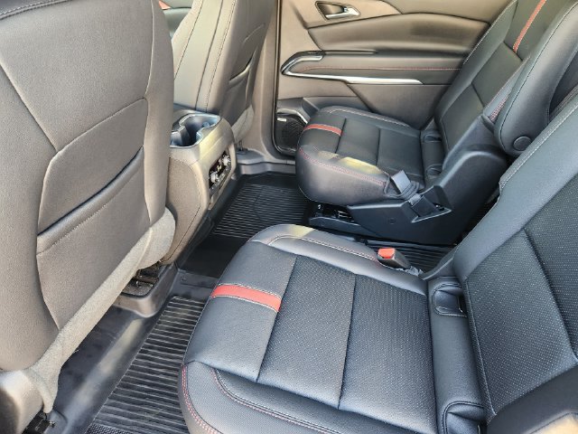 Used 2026 Chevrolet Traverse RS w/ LPO, Floor Liner Package AWD/4WD image 31