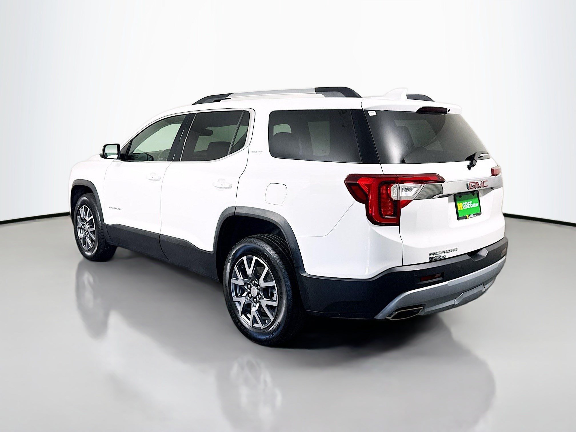Used 2023 GMC Acadia SLT w/ Preferred Package FWD image 7