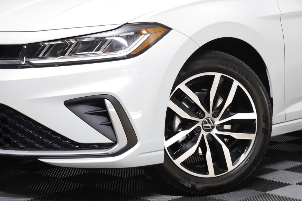 New 2026 Volkswagen Jetta SE FWD image 4