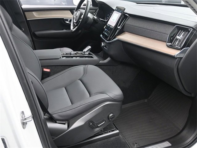 Used 2025 Volvo XC90 B5 Plus w/ Protection Package Premier image 30