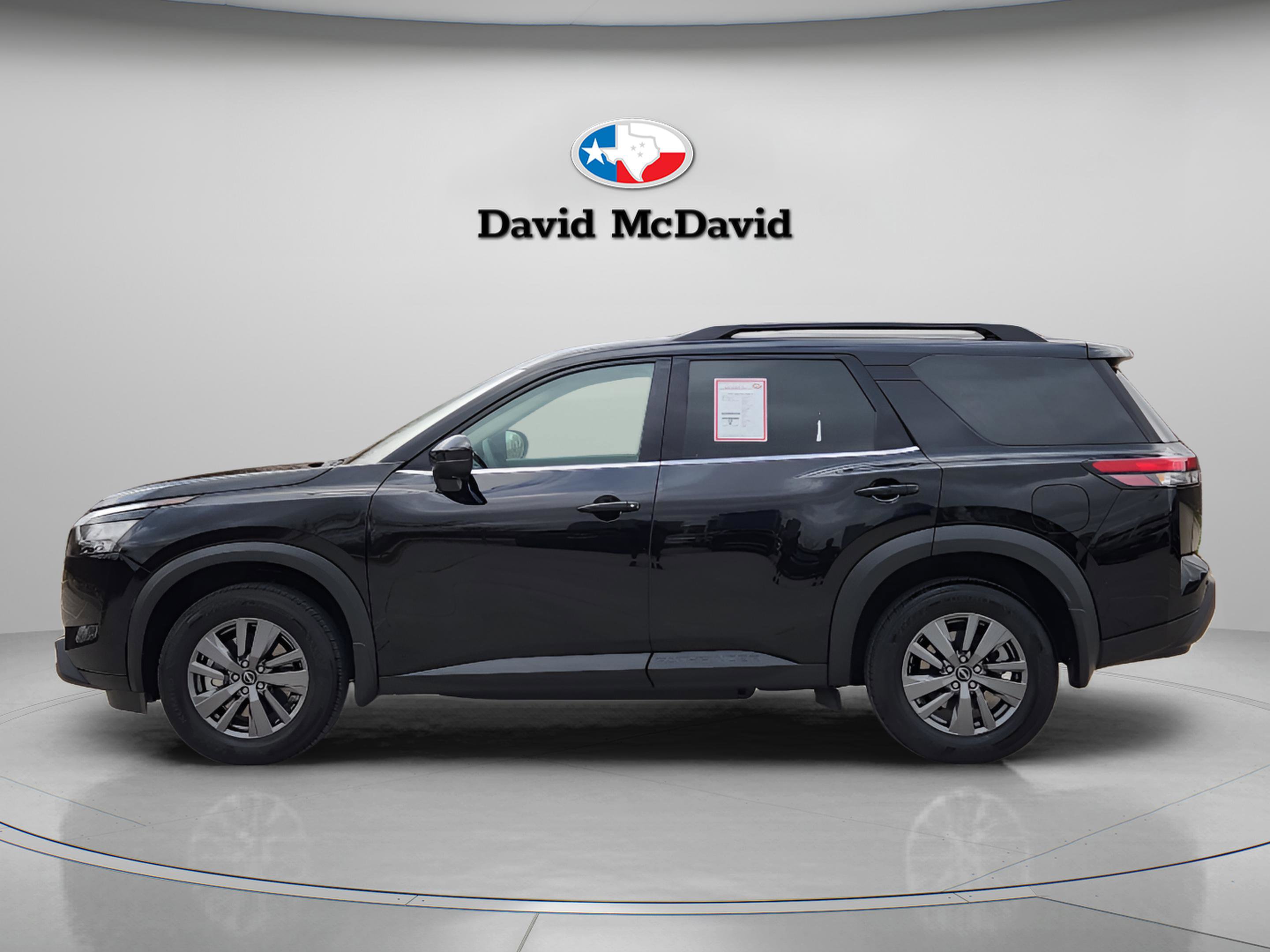 Used 2025 Nissan Pathfinder SV w/ Black Appearance Package video 2