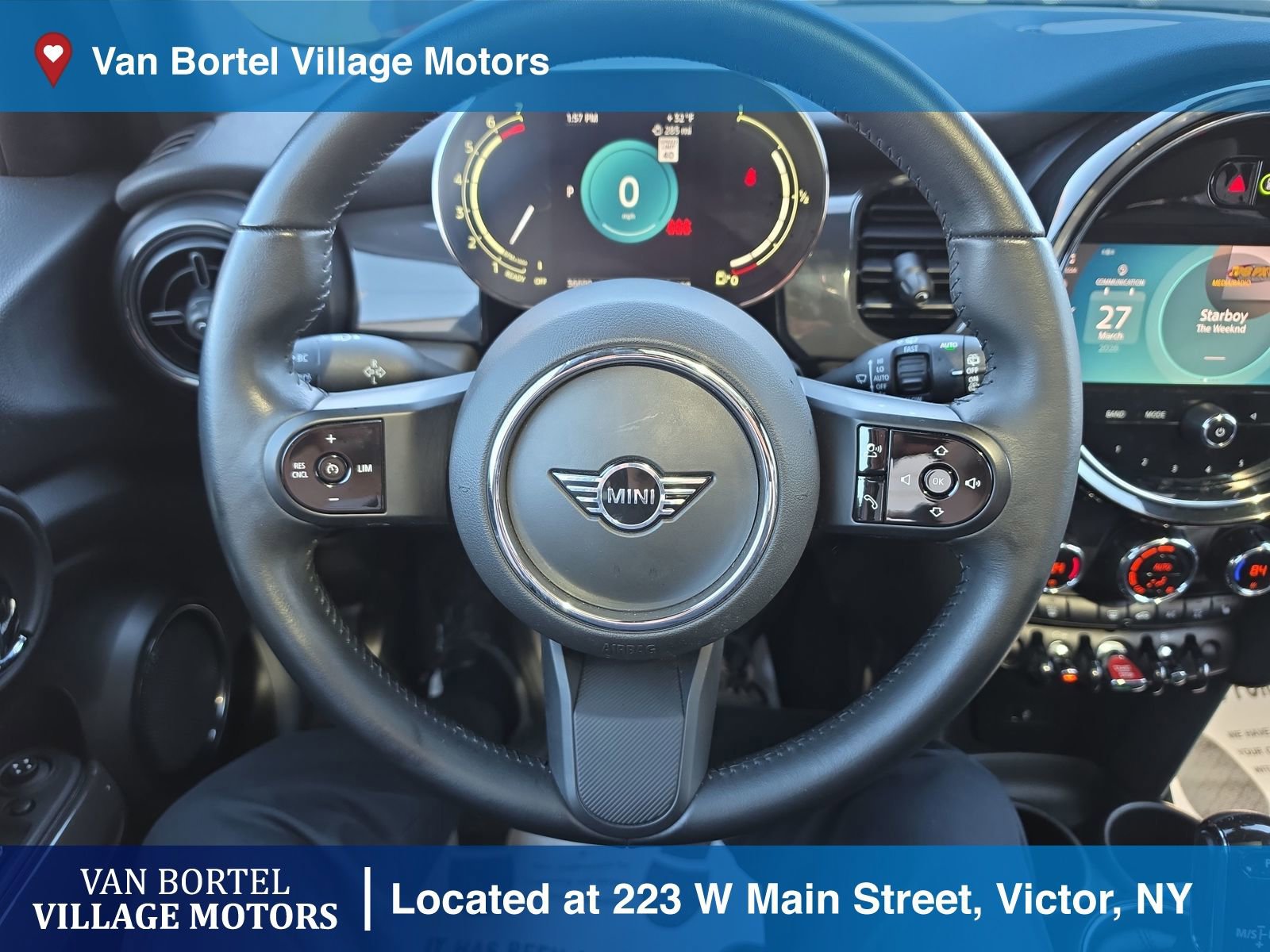 Used 2022 MINI Cooper 4-Door Hardtop image 11