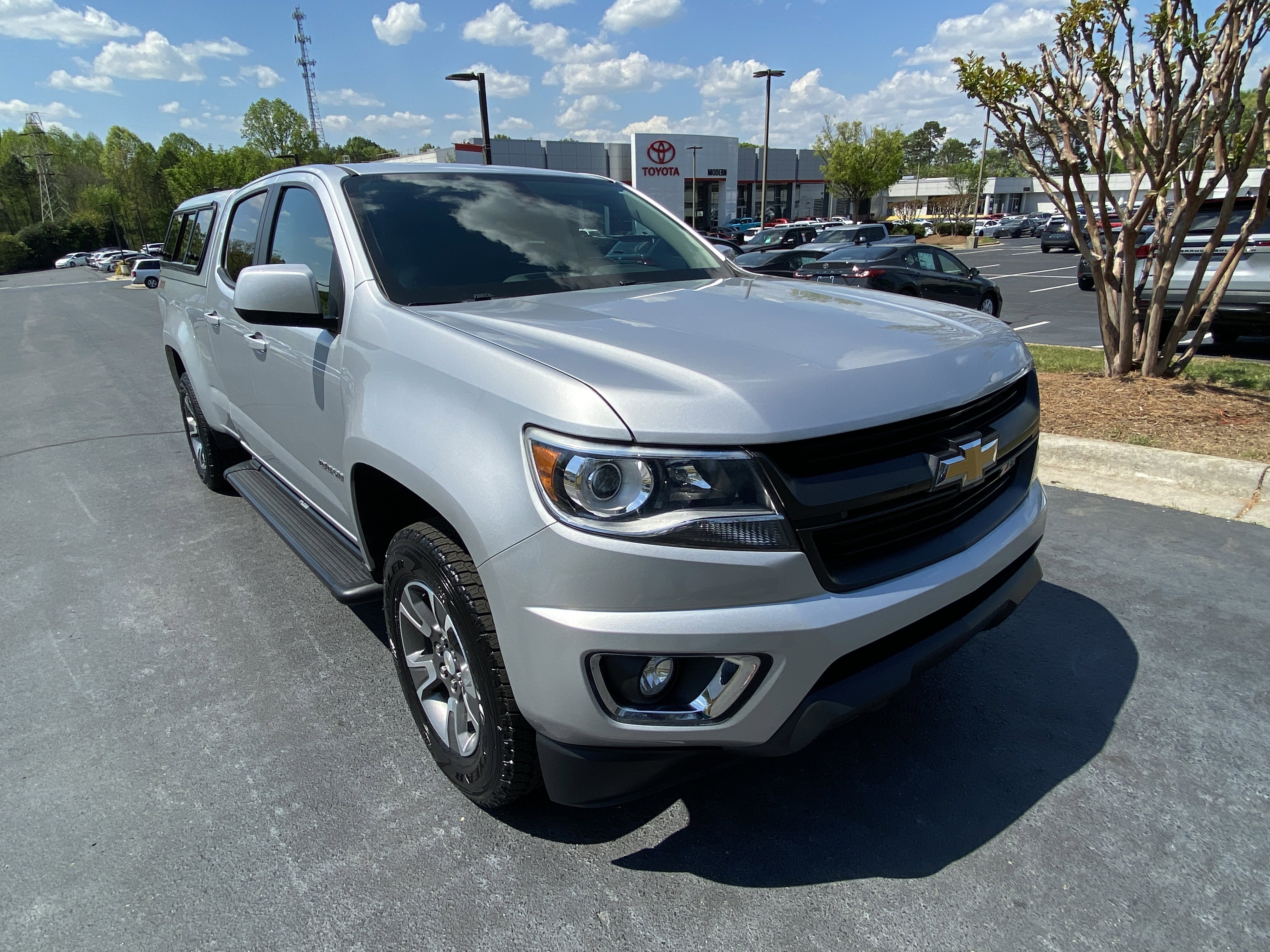 Used 2017 Chevrolet Colorado Z71 AWD/4WD image 3