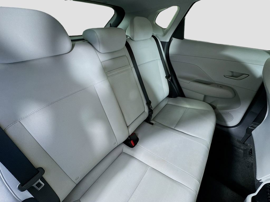 Used 2025 Hyundai Kona SEL FWD image 28