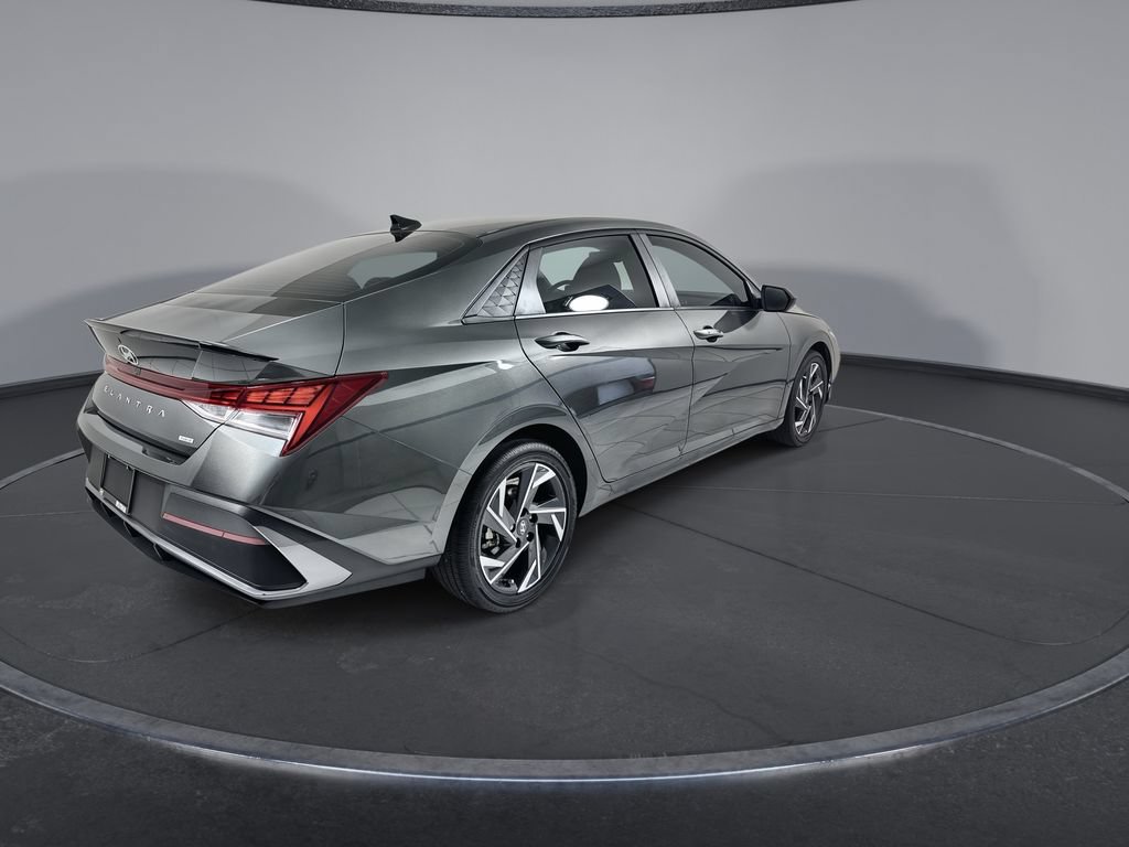 Certified 2025 Hyundai Elantra SEL FWD image 8