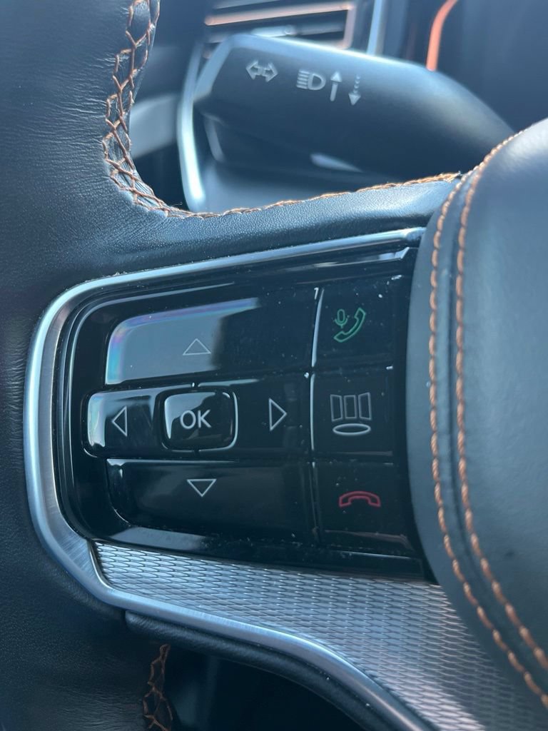 Certified 2022 Jeep Grand Wagoneer Series III w/ Rear Seat Video Group 1 AWD/4WD image 16