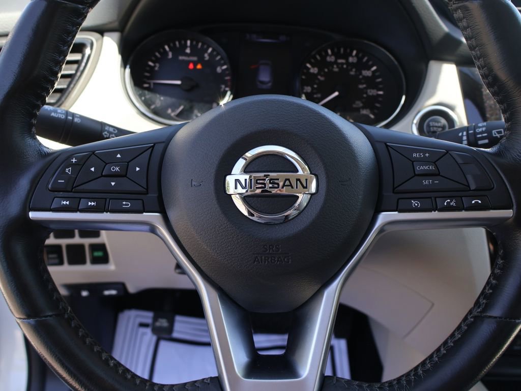 Used 2017 Nissan Rogue Sport SL AWD/4WD image 28