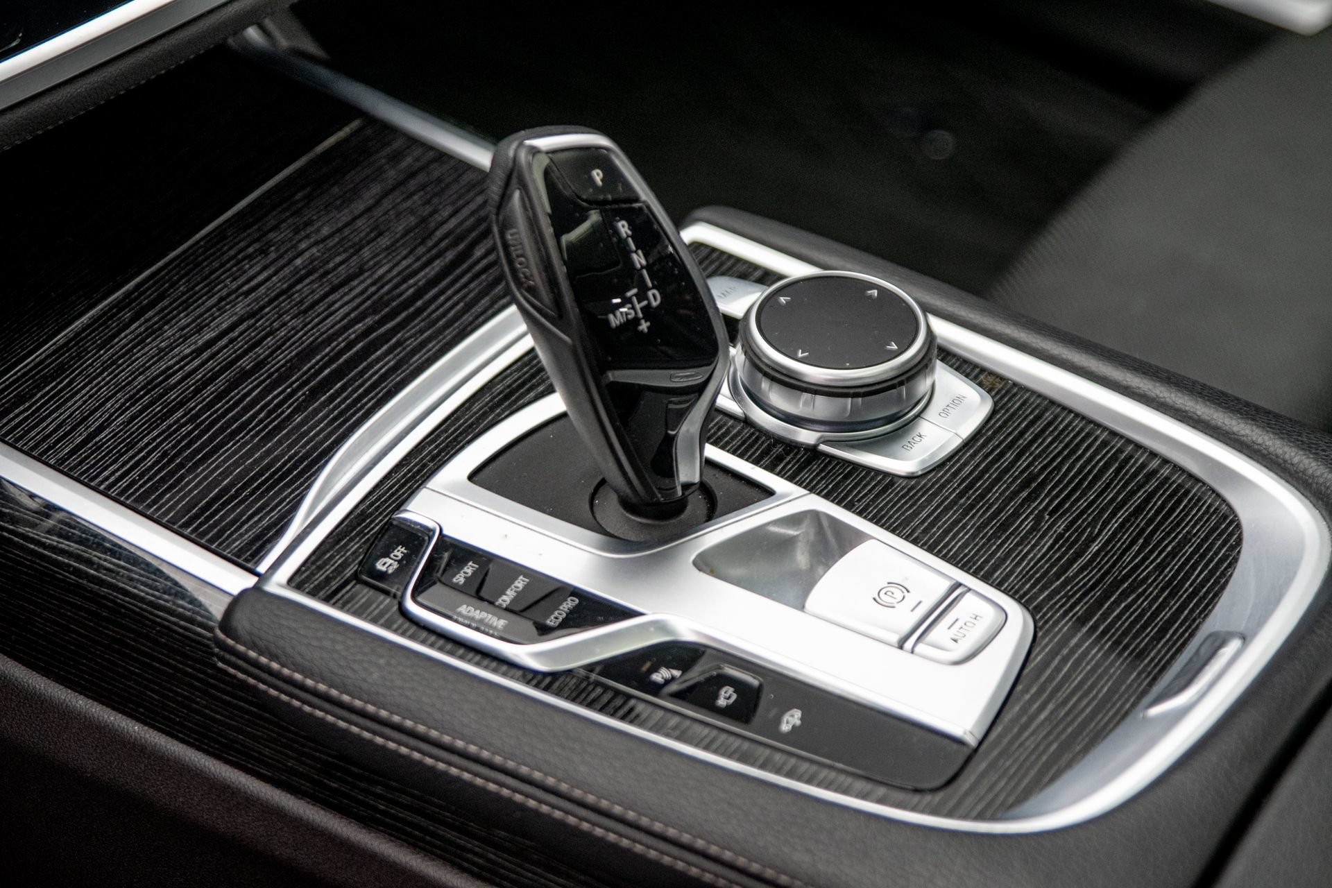 Used 2020 BMW 740i xDrive AWD/4WD image 9