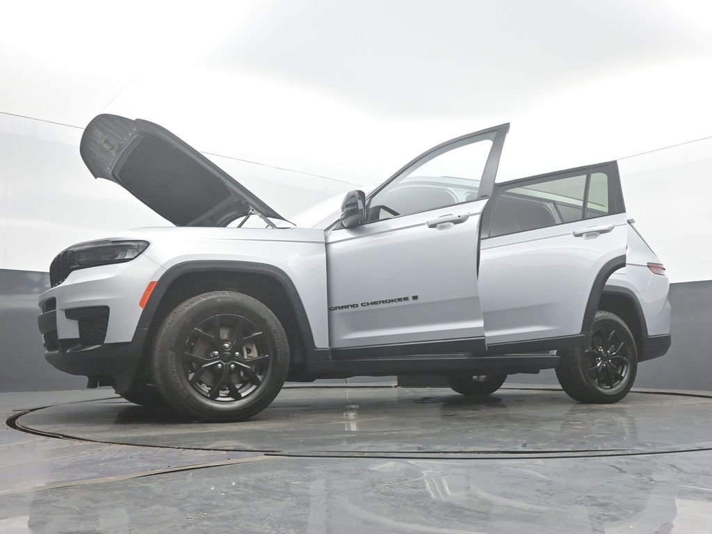 Used 2024 Jeep Grand Cherokee L Laredo AWD/4WD image 61