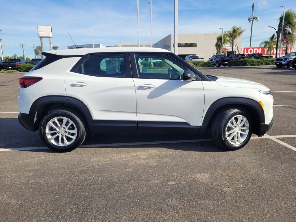 Used 2025 Chevrolet TrailBlazer LS w/ LS Convenience Package image 3