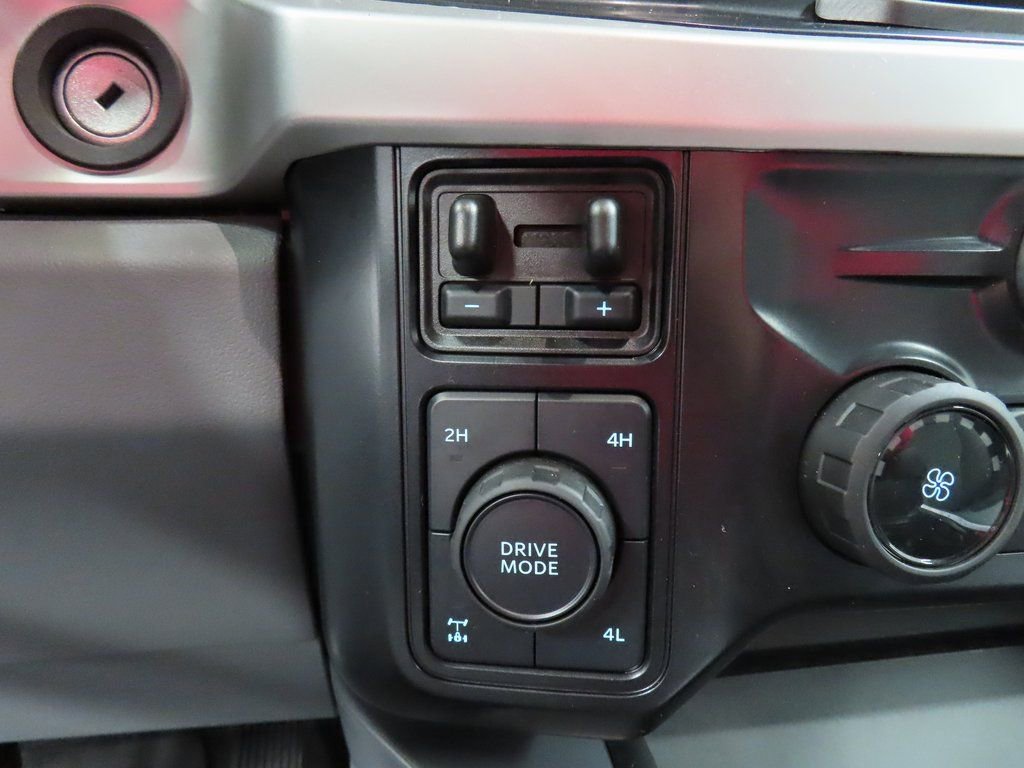 Used 2025 Ford F350 XLT AWD/4WD image 45