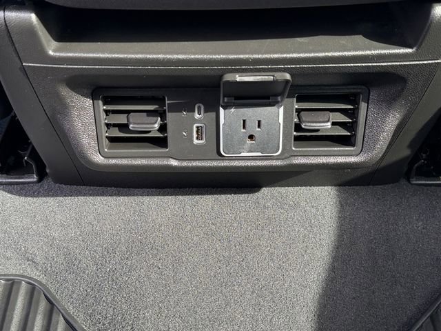 Used 2025 Chevrolet Silverado 1500 LT image 28