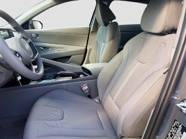 Certified 2026 Hyundai Elantra SE FWD image 10