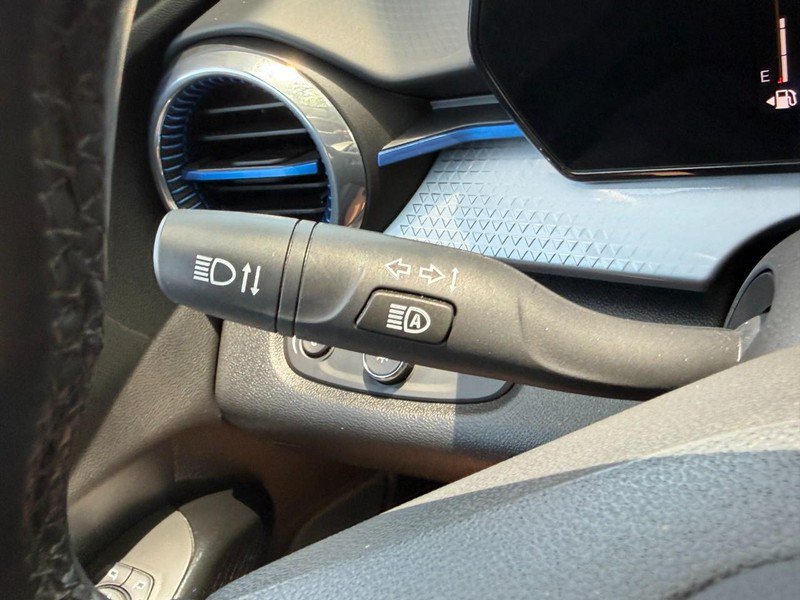 Used 2025 Chevrolet Trax LT w/ LT Convenience Package FWD image 27