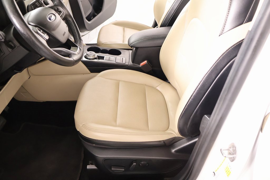 Used 2020 Ford Escape SEL image 11