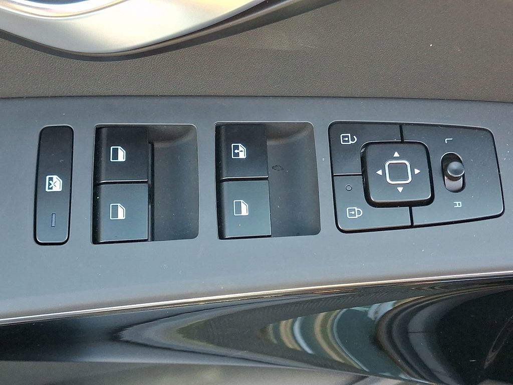 Certified 2025 Kia Niro EX image 25