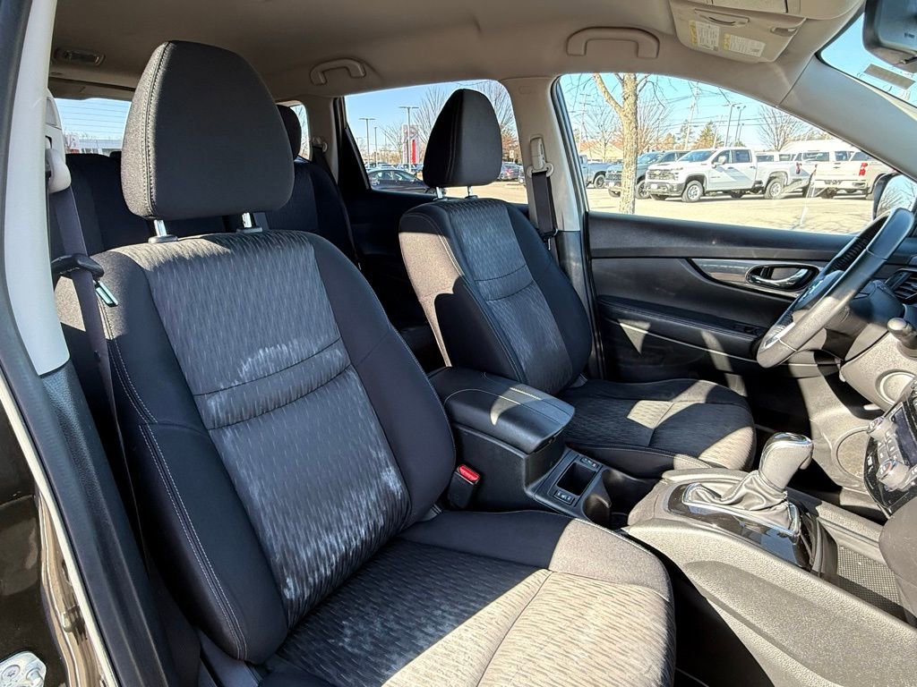 Used 2017 Nissan Rogue SV image 23