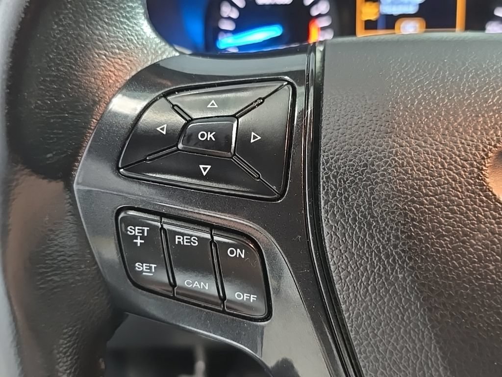 Used 2017 Ford Explorer XLT FWD image 35