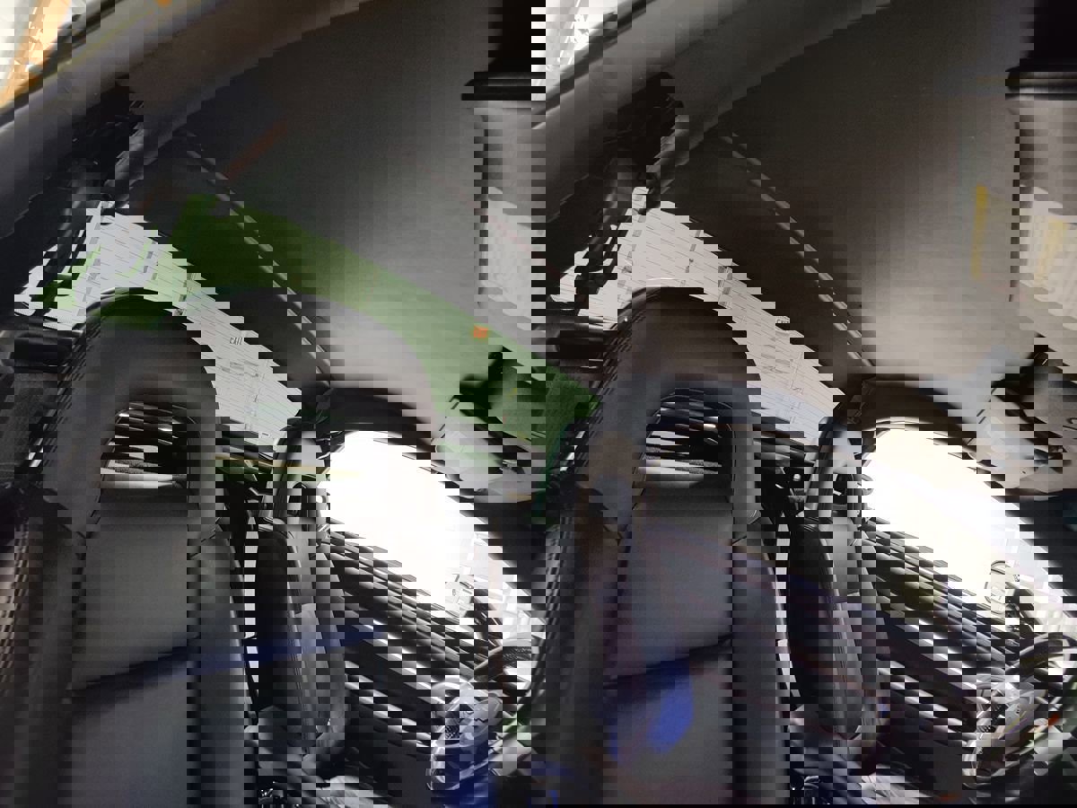 Used 2004 Chevrolet SSR w/ Preferred Equipment Group image 16