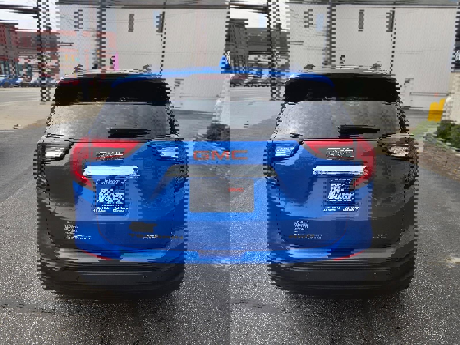 Used 2024 GMC Terrain SLE w/ Driver Convenience Package image 6