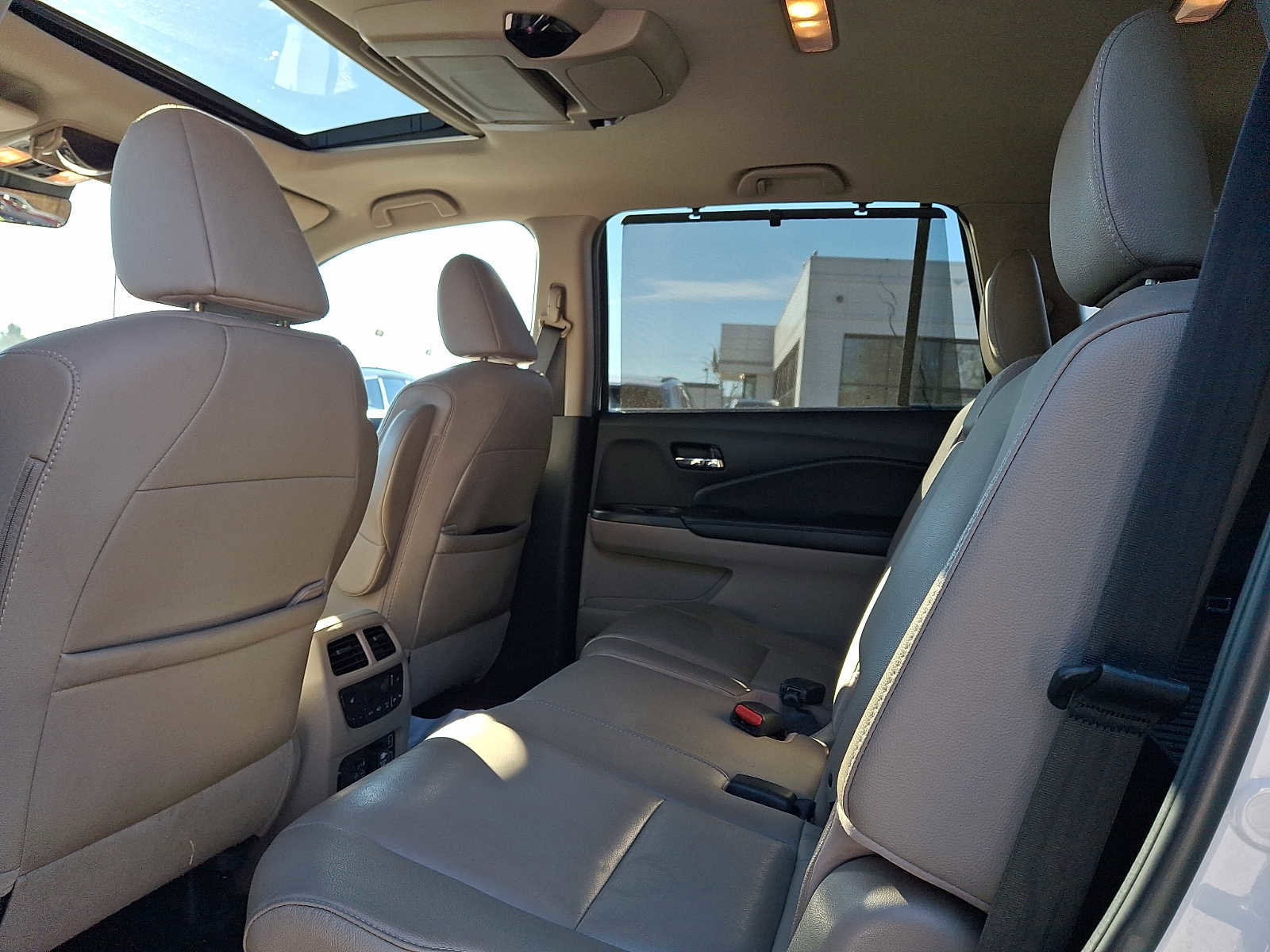 Used 2019 Honda Pilot Touring image 10