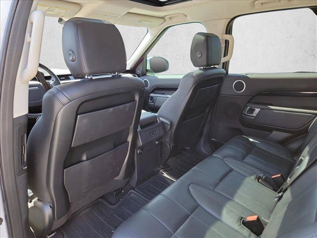 Used 2017 Land Rover Discovery SE AWD/4WD image 18