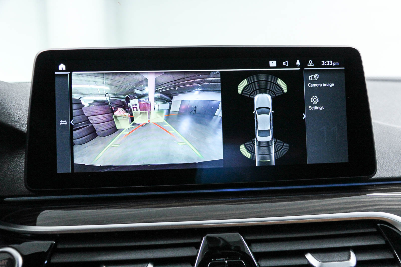 Certified 2023 BMW 530e w/ Convenience Package image 23