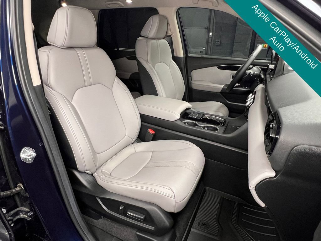 Used 2025 Honda Pilot Touring image 6