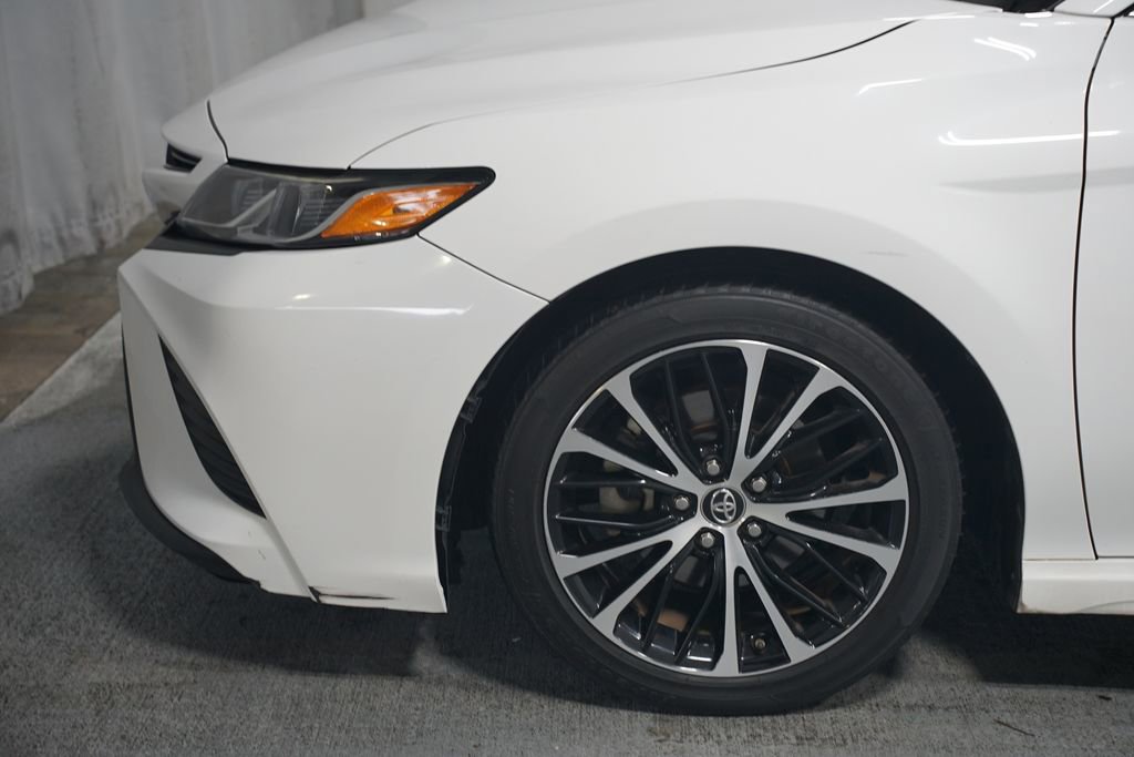Used 2018 Toyota Camry SE FWD image 5