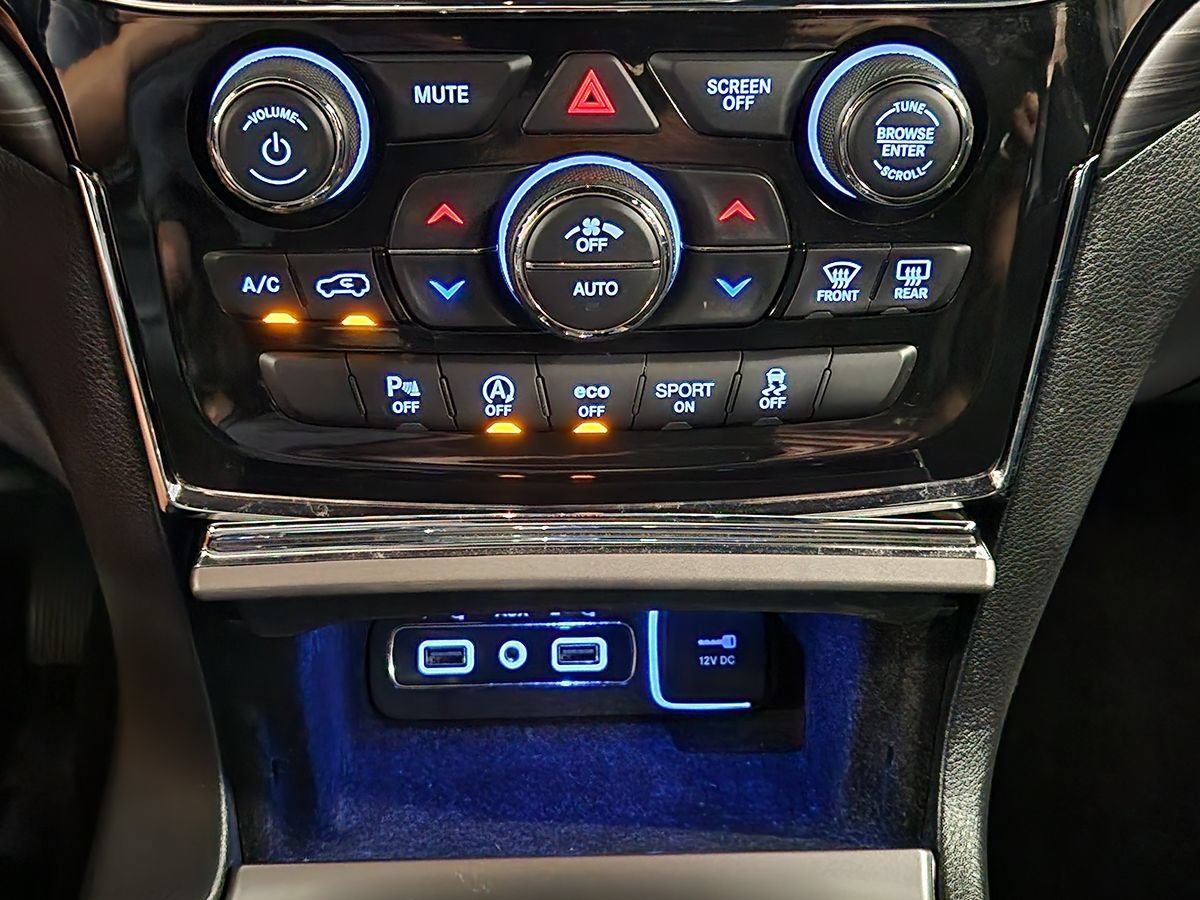 Used 2022 Jeep Grand Cherokee Laredo X AWD/4WD image 39