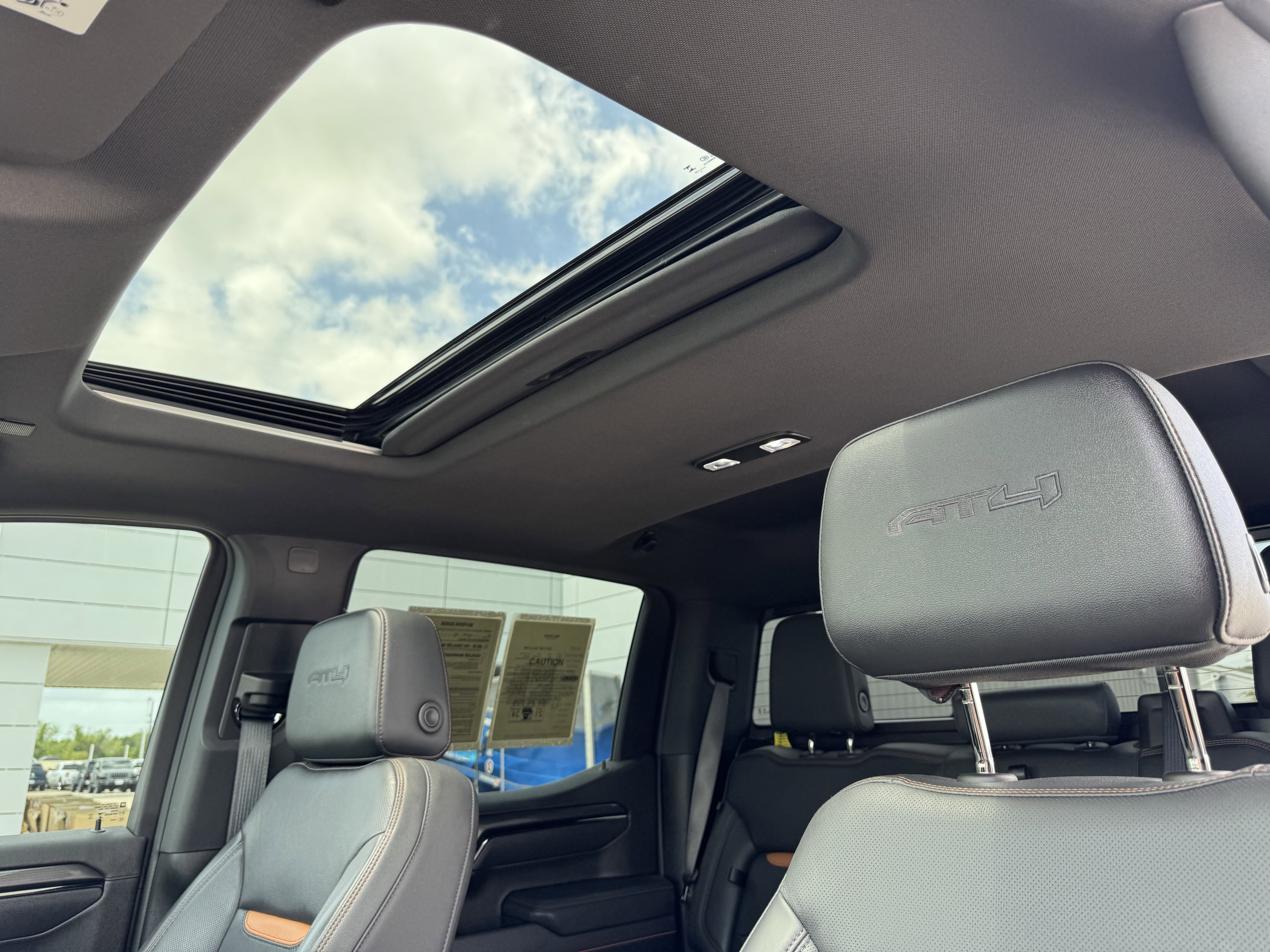 Used 2025 GMC Sierra 1500 AT4 w/ AT4 Premium Package image 28