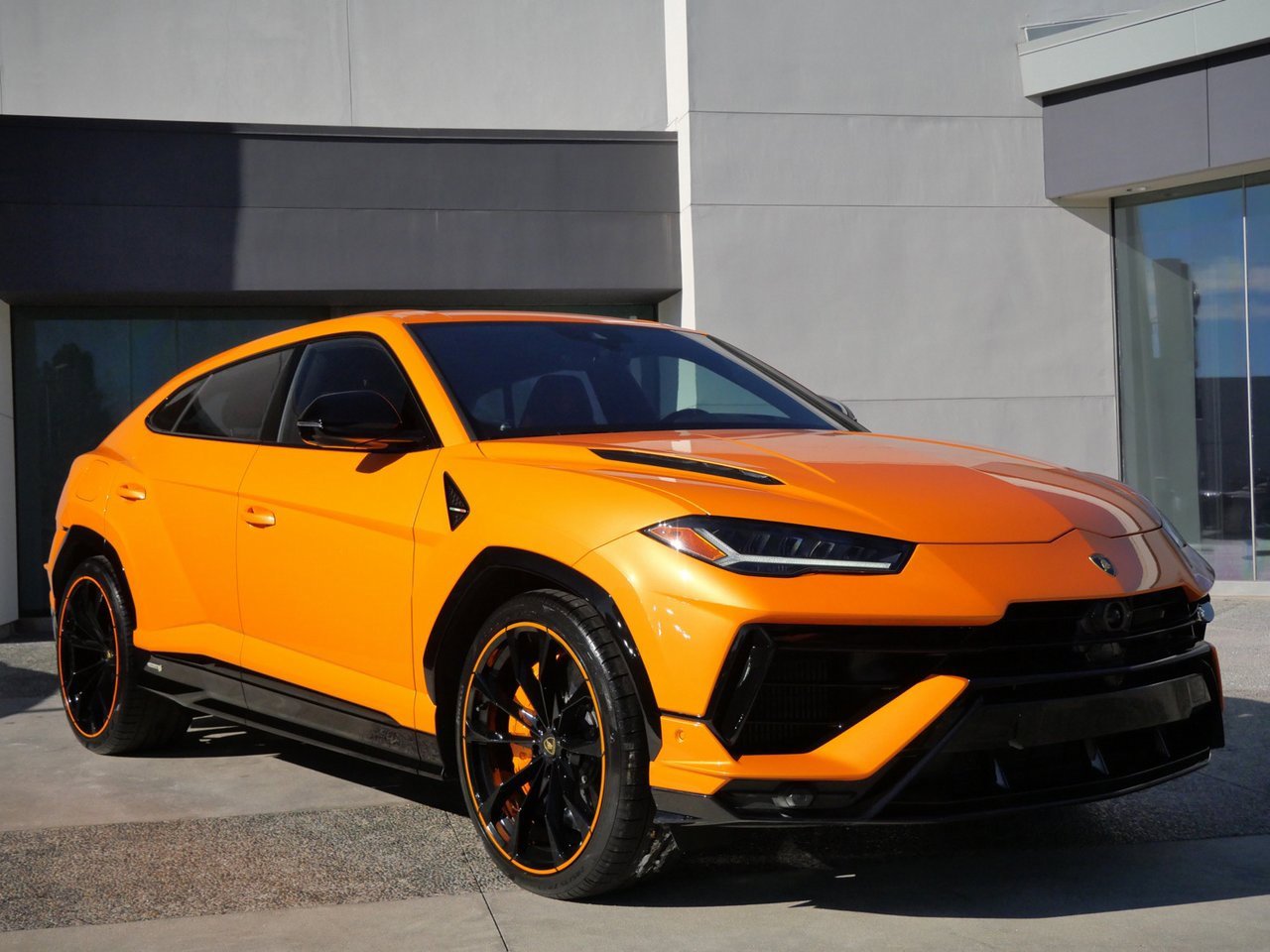 Used 2024 Lamborghini Urus S image 1
