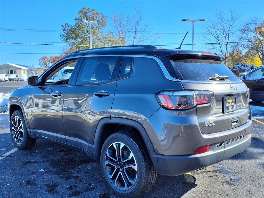 Used 2022 Jeep Compass Limited image 9