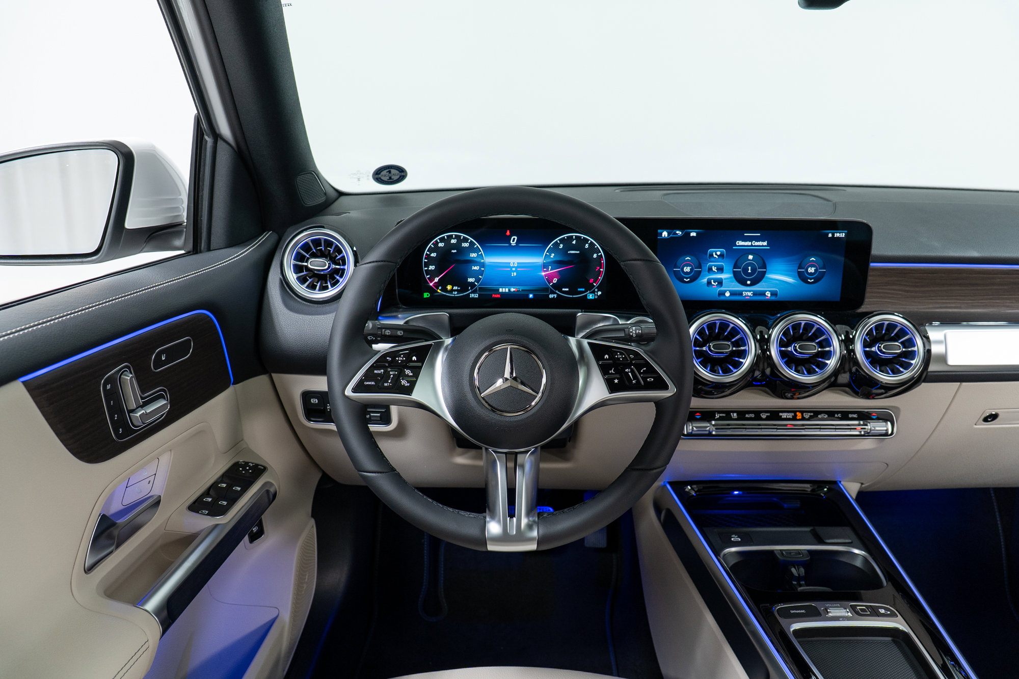 New 2026 Mercedes-Benz GLB 250 4MATIC image 17