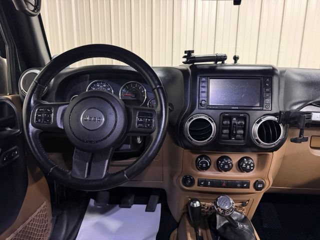 Used 2012 Jeep Wrangler Unlimited Rubicon w/ Dual Top Group AWD/4WD image 27