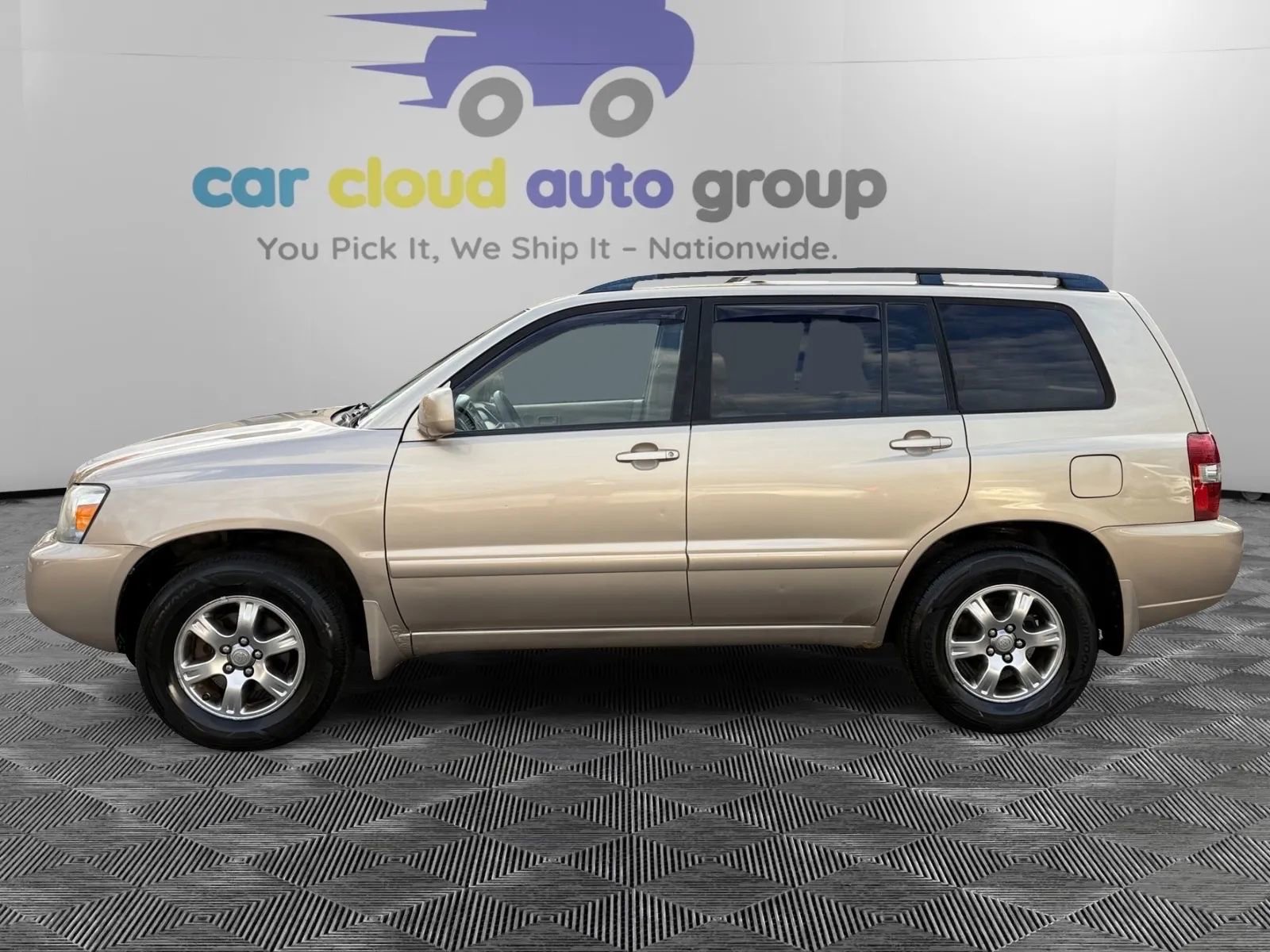 Used 2005 Toyota Highlander 4WD V6 w/ 3rd Row image 2